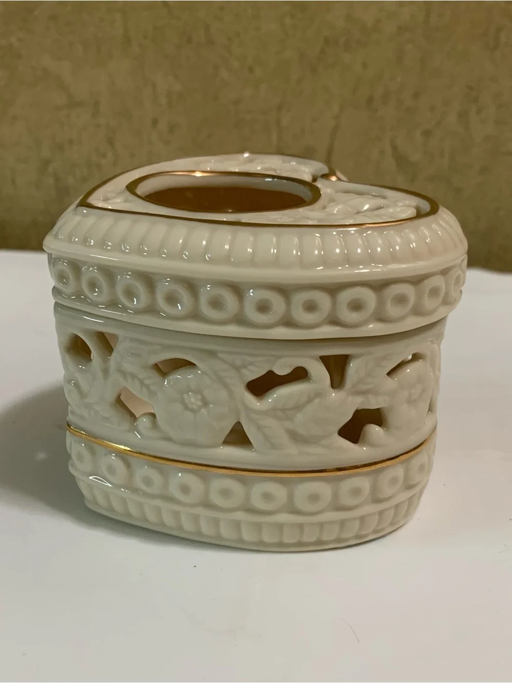 PARTYLITE Victorians Heart Porcelain Tealight Candle Holder P7297 NEW in Box